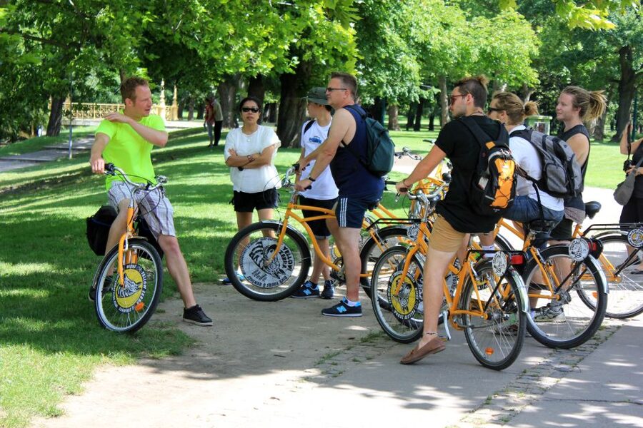 Budapest: Danube River Views Bike Ride - Crossing to Buda: Ottoman-Era History and River Views