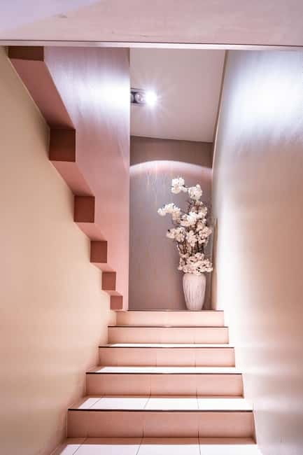 Budapest, Day Spa: Sauna, Massage and Relaxation Room - Post-massage rest room: lavender bath, rose petals, champagne
