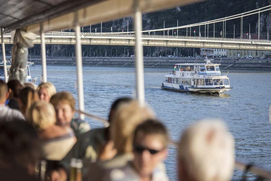 Budapest: Daytime Hop-on Hop-off Cruise with Welcome Drink - Getting to Vigadó tér Dock 5 without wasting time