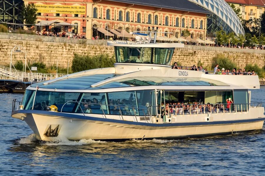 Budapest: Daytime Sightseeing Boat Cruise - Dock 7 logistics in central Budapest, without the headache