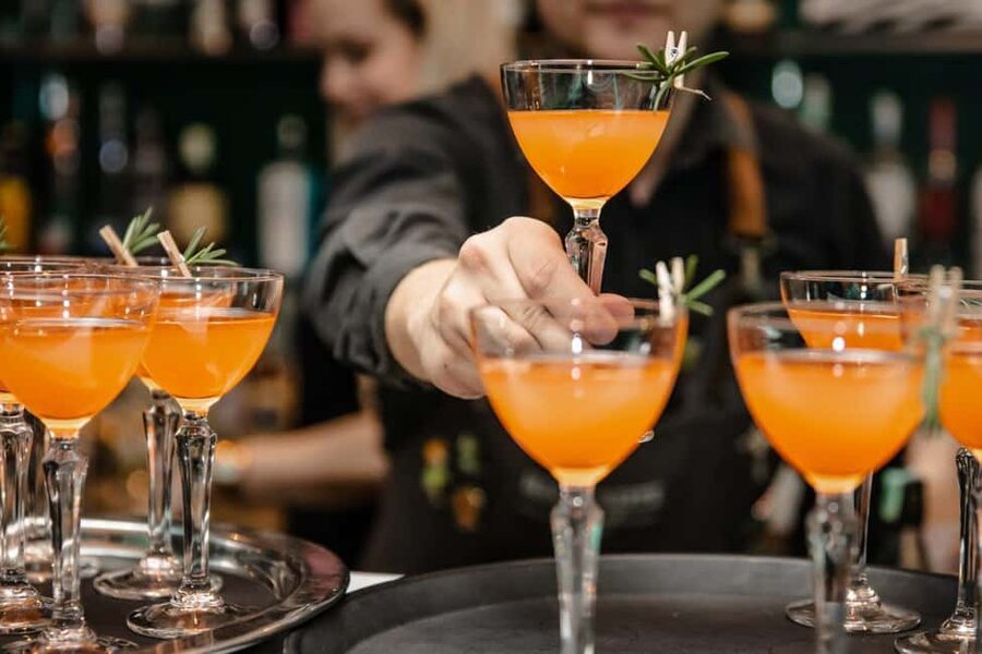 Budapest: Dinner and Live Hungarian Music - The music: evergreen Hungarian melodies plus modern international hits
