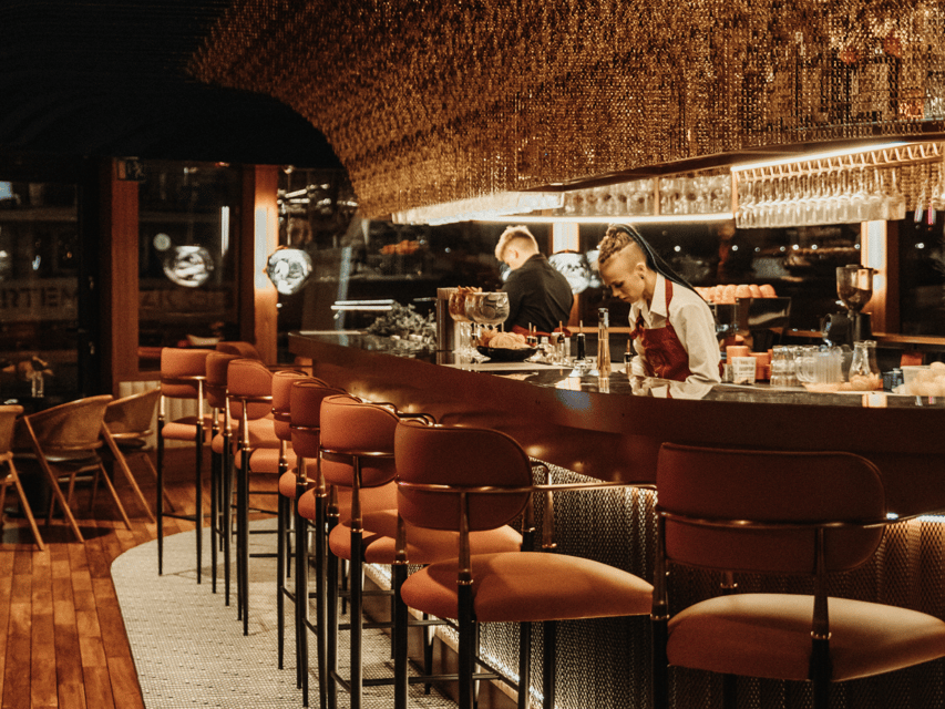 Budapest: Dinner Cruise with Live Music & Unlimited Drinks - Value and price: $116 for a full package dinner plus open bar