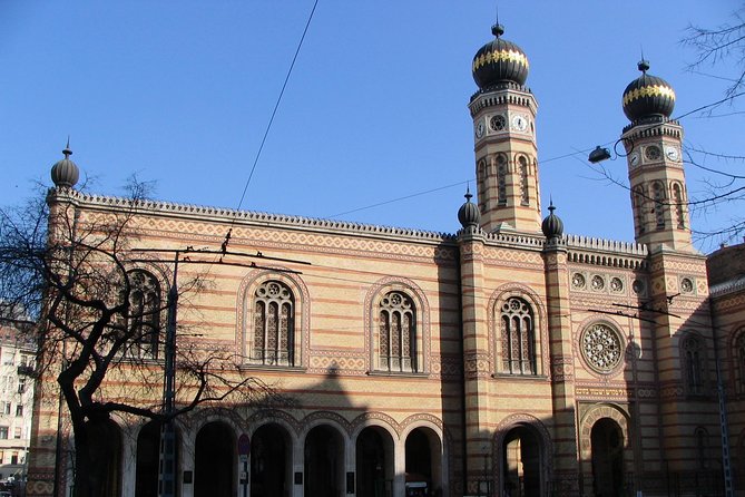 Budapest Dohany, Heroes', Rumbach synagogues & Jewish Ghetto Tour - The Start at Dohány Street: Great Synagogue, Big Scale, Clear Meaning