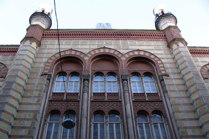 Budapest Dohany, Heroes', Rumbach synagogues & Jewish Ghetto Tour - Carl Lutz Memorial and Spinoza Színház: Rescue Story Meets Big Ideas