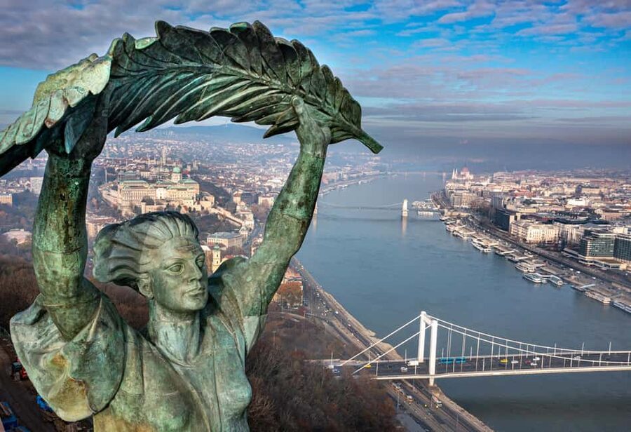 Budapest: Downtown gems of Pest - Before You Go: Meet at Vértanúk tere and Expect Real Walking