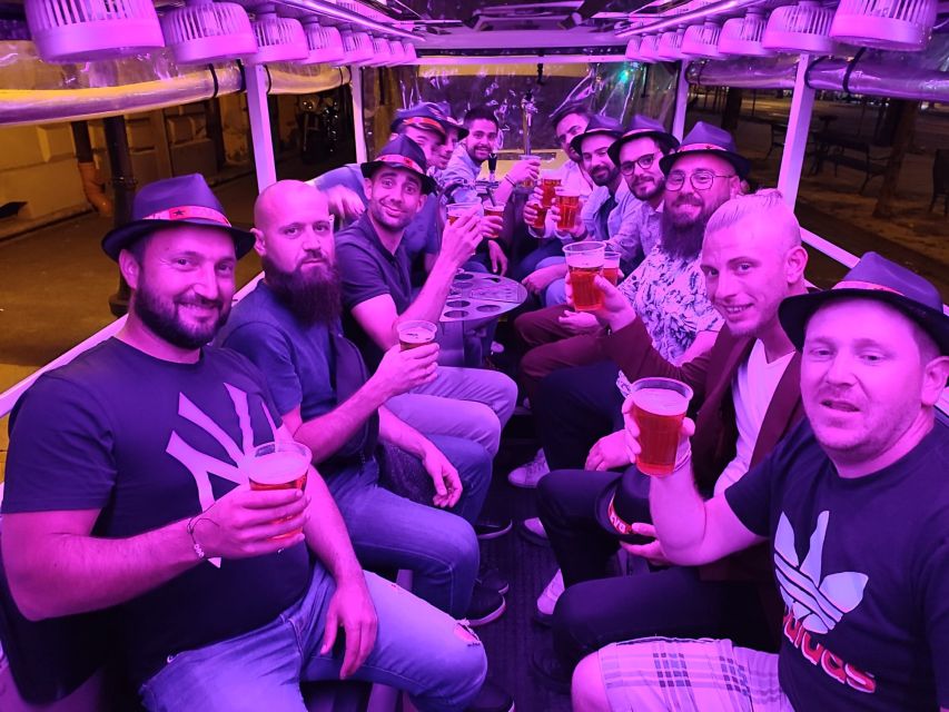 Budapest: eBeerBus Sightseeing Tour - Széchenyi Thermal Bath and Vajdahunyad Castle: the final photo moments