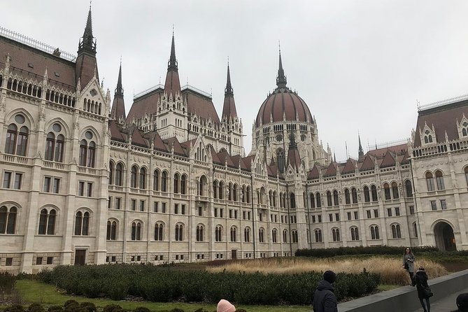 Budapest Essentials Private Tour Highlights and Hidden Gems - The Tree of Life memorial and Szimpla Kert to close the loop