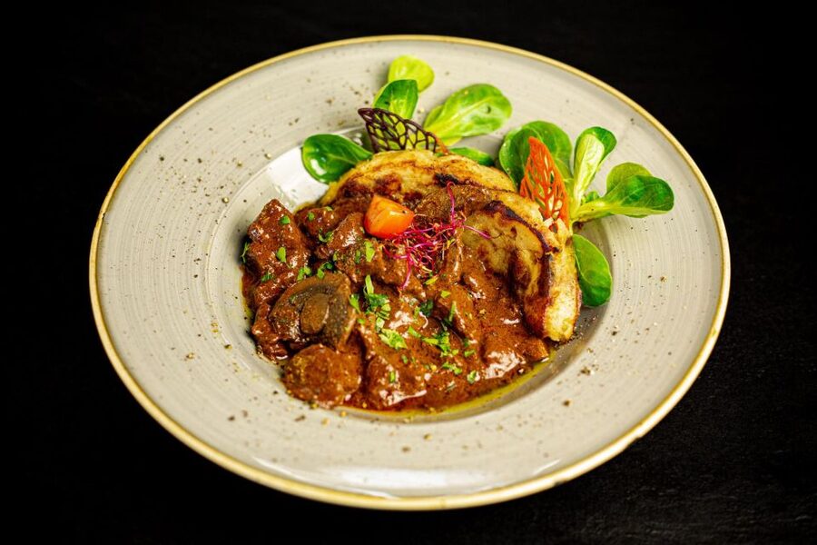 Budapest: Evening Cruise with 4-Course Dinner - Should You Book This Danube Dinner Cruise?