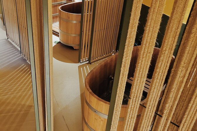 Budapest Exclusive Thermal Spa LUKACS LUXURIOUS PRIVATE BEER BATH - Towels, slippers, robe, and the most common stress point