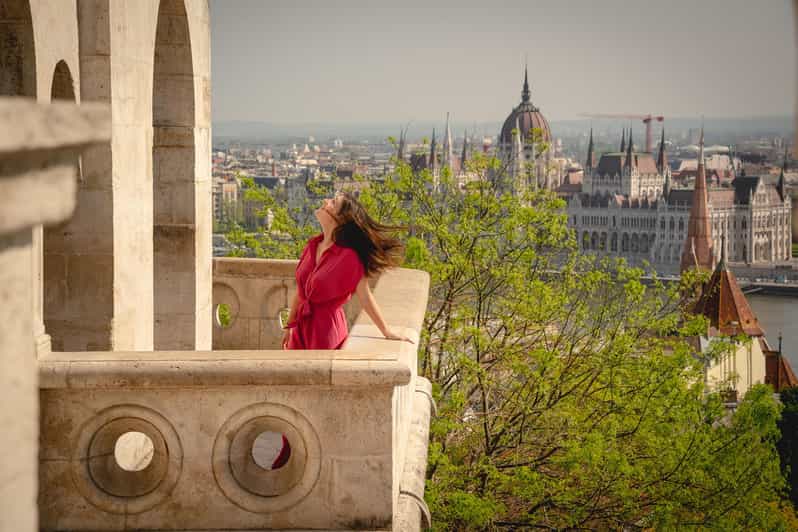Budapest: Fast Private Photoshoot at Fisherman's Bastion - Basic (15 Photos) vs Premium (20+ Photos) at Fisherman’s Bastion