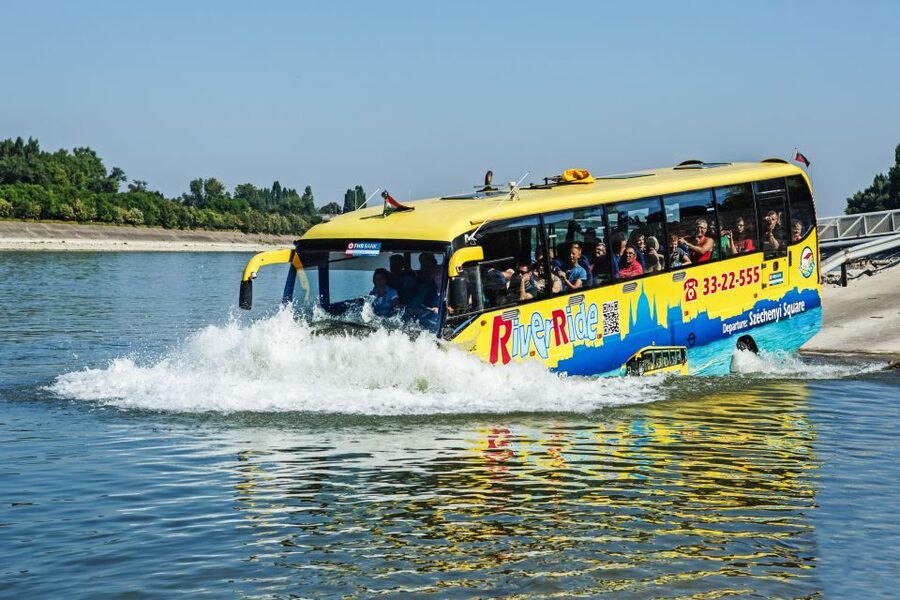 Budapest: Floating Bus Tour by Land and Water - Getting There at Széchenyi István Square 7 (and finding it fast)