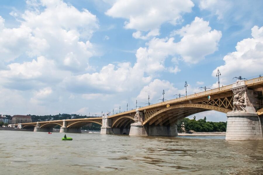 Budapest: Floating Bus Tour by Land and Water - Price and Value in Your Budapest Budget