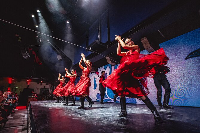 Budapest: Folklore Revue Show with Unlimited Dinner & Drinks - 3 Hours Total, 50 Minutes of Stage Time: How Your Evening Flows