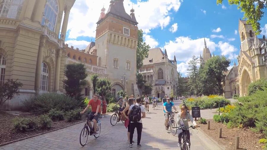 Budapest: Guided Bike & E-bike Tour with a Goulash - Bike Skills, E-Bikes, and the Reality of City Riding