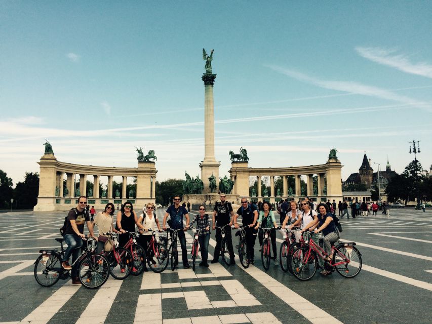 Budapest: Guided Bike Tour Plus - A 3-hour Budapest bike loop with the bike until 6 PM