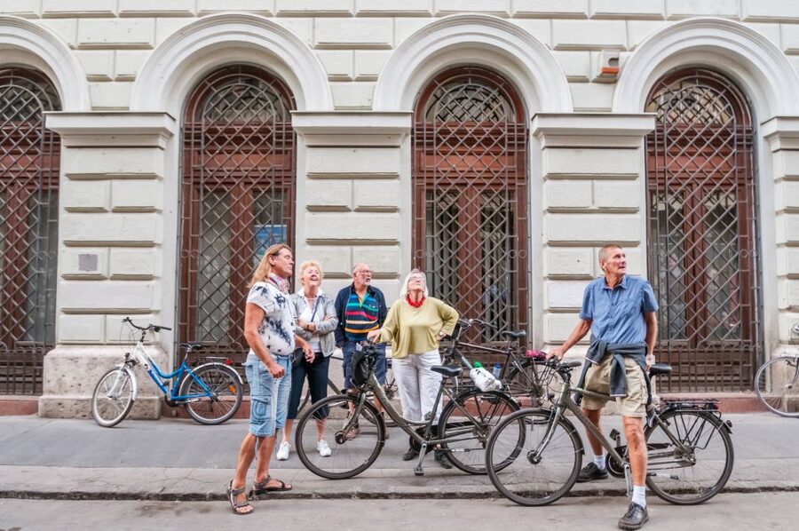Budapest: Guided City Discovery Bike Tour - Andrássy Street to Nagymező Utca: Boulevards, Shops, and Nightlife Street Energy
