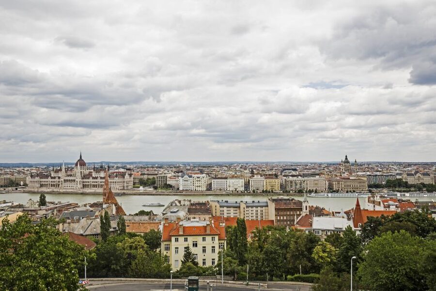 Budapest: Guided City Tour by E-Bike - City Park highlights and Vajdahunyad Castle style scenery (4-hour option)