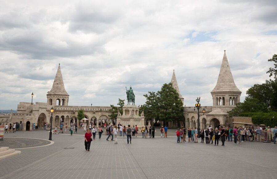 Budapest: Guided City Tour by E-Bike - Batthyany Square coffee break, and why it feels like a reset button