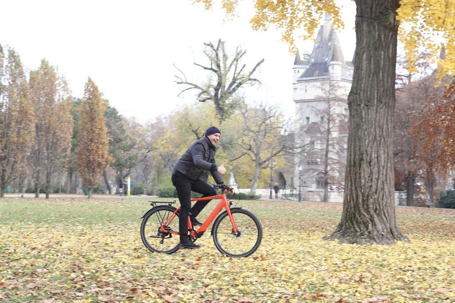 Budapest: Guided Downtown Electric Bike Tour - Castle Hill the easy way: e-assist energy for Matthias and Fisherman’s Bastion