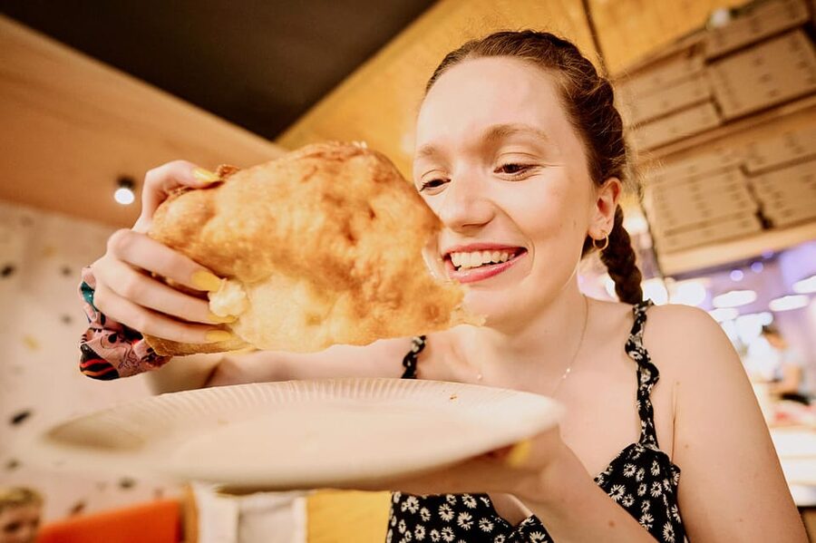 Budapest: Guided Food Tour with Wine, Beer, and Shots - The walk along Andrassy Avenue: how the route sets up your menu