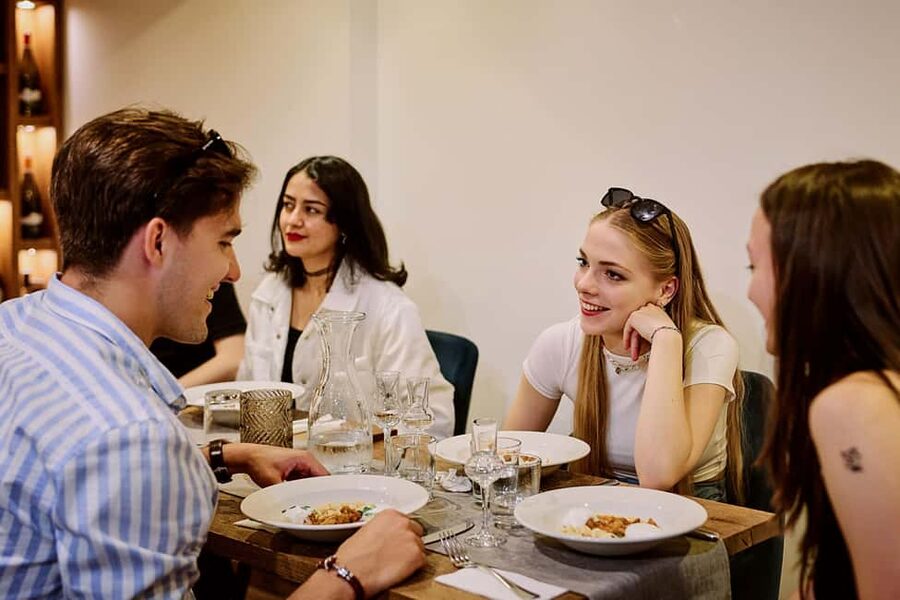 Budapest Guided Food Walking Tour with Drinks Included - Kazinczy Street Synagogue to District 7, food as a history lesson