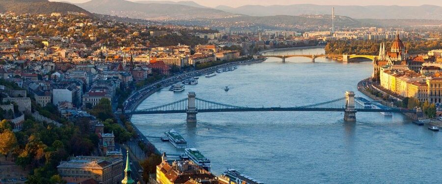 Budapest: Half-Day Highlights Small Group Private Tour - Key Highlights You’ll Notice Right Away