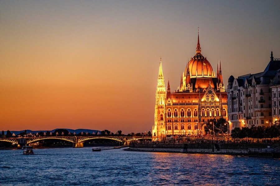 Budapest: Historic Cruise with Welcome Drink - FAQ