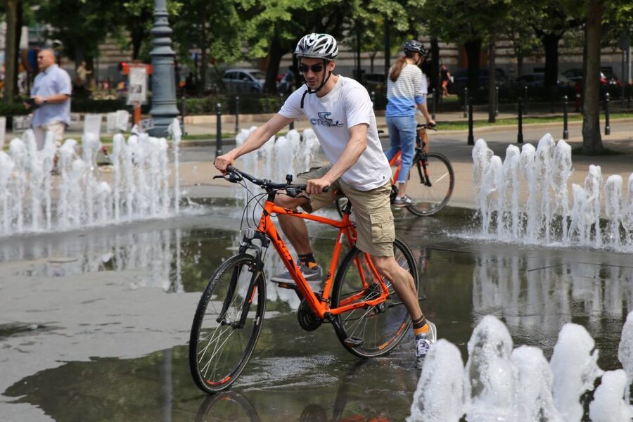 Budapest: Historic Downtown Bicycle Ride with Scenic Views - Key highlights in plain terms