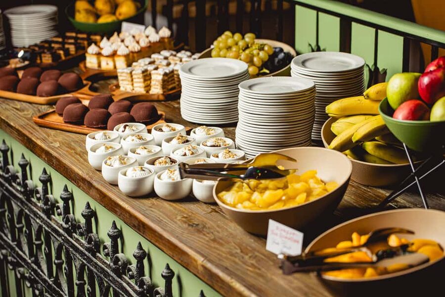 Budapest: Hungarian Dinner & Show with Unlimited Drinks - Dietary-friendly Hungarian food, without making it a big deal