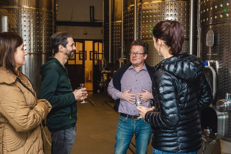 Budapest: Hungarian Whisky, Gin, and Pálinka Tasting - Who should book this Hungarian Whisky, Gin, and Pálinka tasting