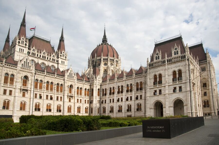 Budapest: Inner City Walking Tour in German - Key highlights you will feel right away