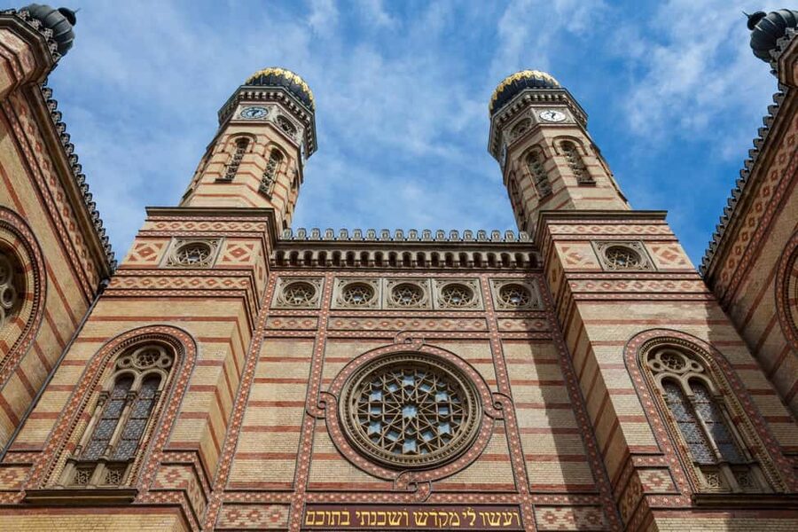 Budapest Jewish Ghetto History Private Guided Walking Tour - Meeting point at Kamara Café, then straight into the story