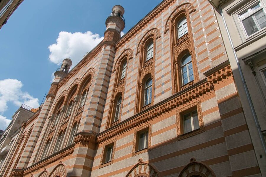 Budapest: Jewish Heritage Walking Tour with Historian Guide - Rumbach Street Synagogue: Entry Ticket and a Guided Look That Actually Explains What You See