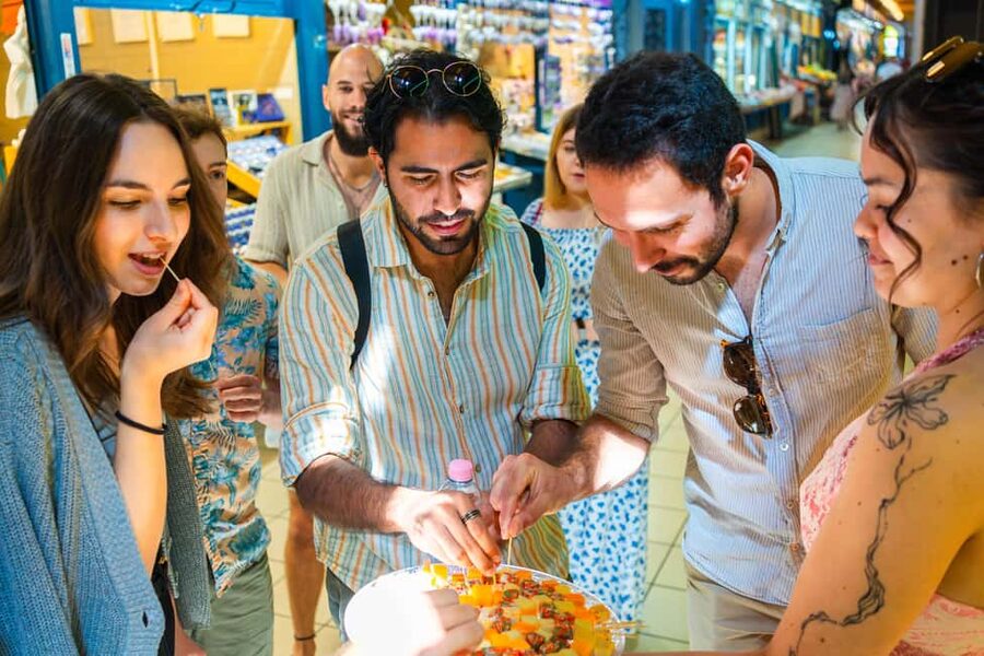 Budapest: Kickstart the City - Local Market Tasting Tour - Why Central Market Hall Makes a Great First-Day Budapest Food Tour