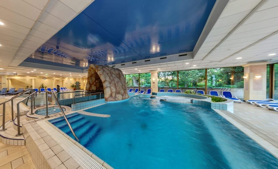 Budapest: Margaret Island Day Spa Entry Ticket - Inside pools, thermal waters, and the sauna rooms you will want to use