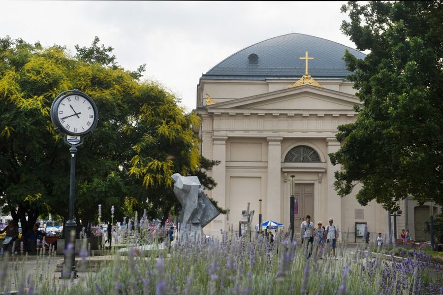 Budapest: Multilingual Highlights Tour - Starting at Saint Stephen’s Basilica, and What You’ll Understand in 10 Minutes