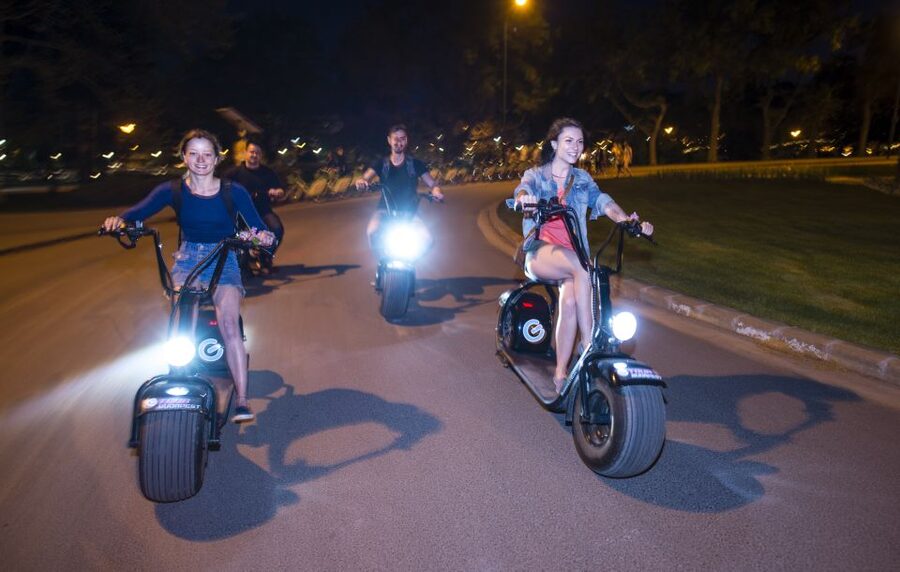 Budapest: Night Tour on MonsteRoller e-Scooter - District I Night Finale: Panoramic Views and the Pest Perspective