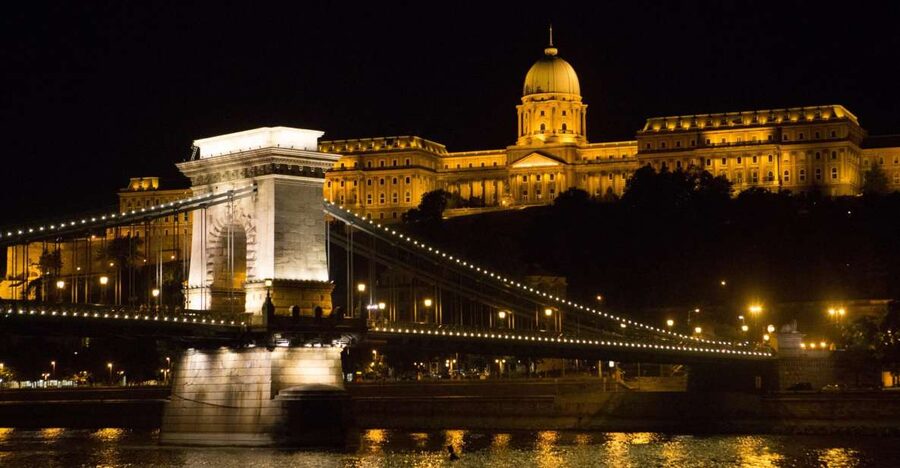 Budapest: Night Walking Tour with Danube River Cruise - Key highlights worth planning around