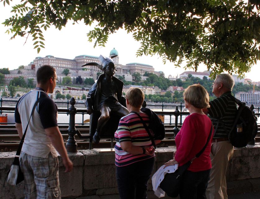 Budapest: Night Walking Tour with Danube River Cruise - Chain Bridge and the Danube Promenade: the walk that sets up the cruise