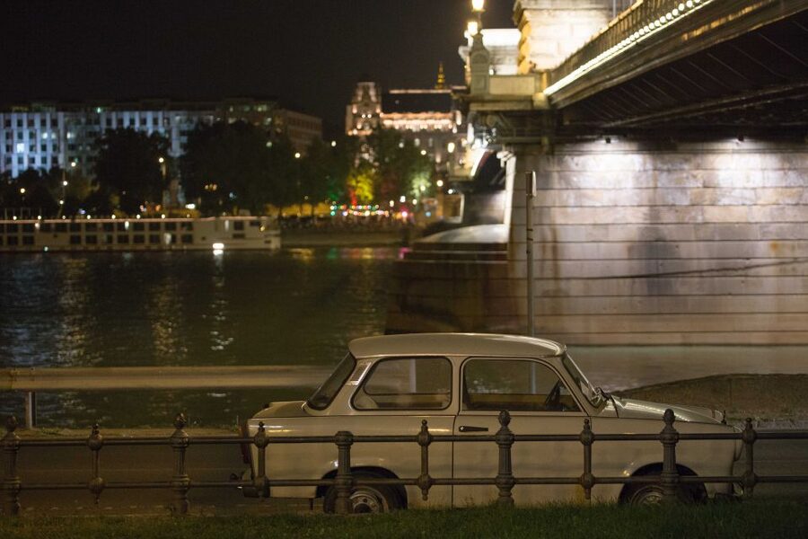 Budapest: Night Walking Tour with River Cruise and Wine - Why the Budapest Bright Lights combo works after dusk
