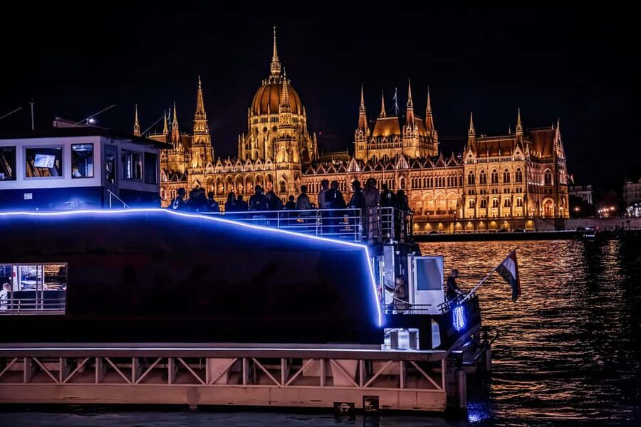 Budapest: Nighttime or Daytime City Sightseeing Cruise - Buda Castle and the Castle District Feel from the Danube