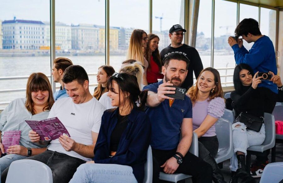 Budapest: Nighttime or Daytime Sightseeing Cruise - The Purpleliner audio and screens, so you actually understand what you’re seeing