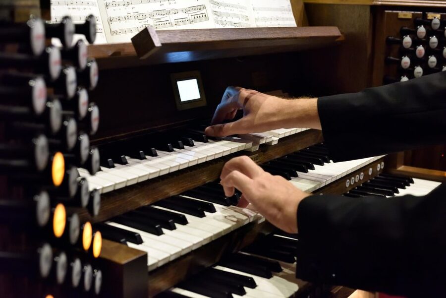 Budapest: Organ Concert in St. Stephen's Basilica - The music program: how the evening flows from Mozart to Bach and back again
