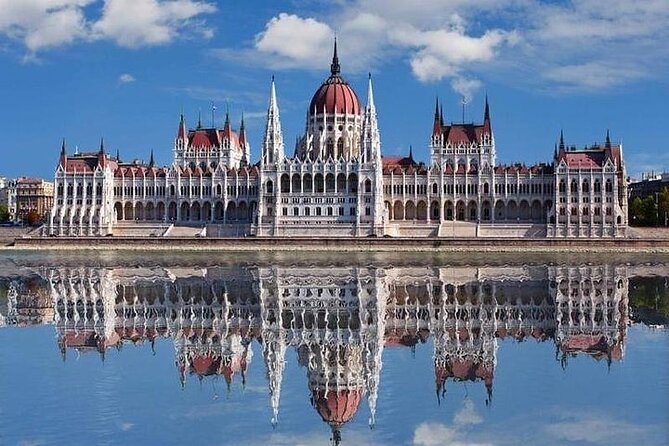 Budapest Parliament Audio Guide Tour with Danube Cruise - Where to go near Chain Bridge: a practical walking tip