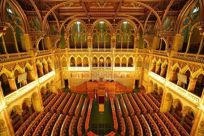 Budapest Parliament Audio Guide Tour with Danube Cruise - What you’ll actually see at night: Parliament, Buda Castle, and illuminated bridges