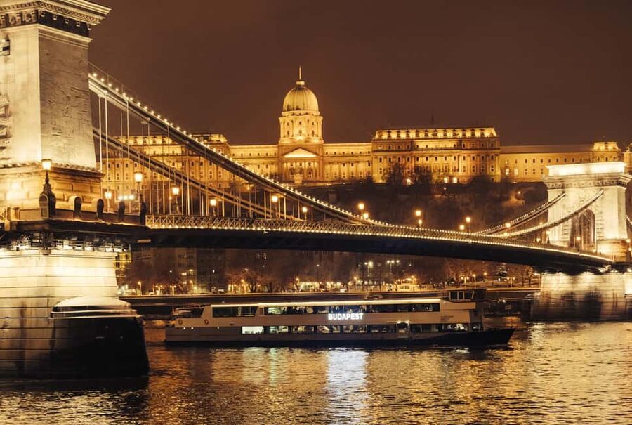 Budapest: Parliament Panorama Cruise with Törley Prosecco - Where You Board at Batthyány tér, and Why It Saves Your Day