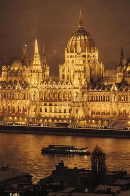 Budapest: Parliament Panorama Cruise with Törley Prosecco - International Days: Student Discounts and Weekly Country Snack Pairings