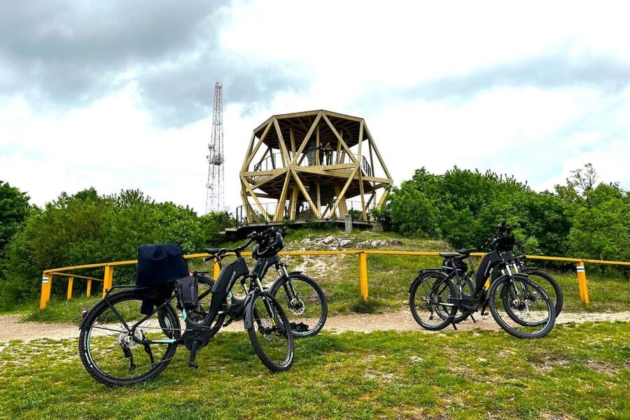 Budapest: Premium E-Bike Rental - Should you book this Budapest premium e-bike rental?