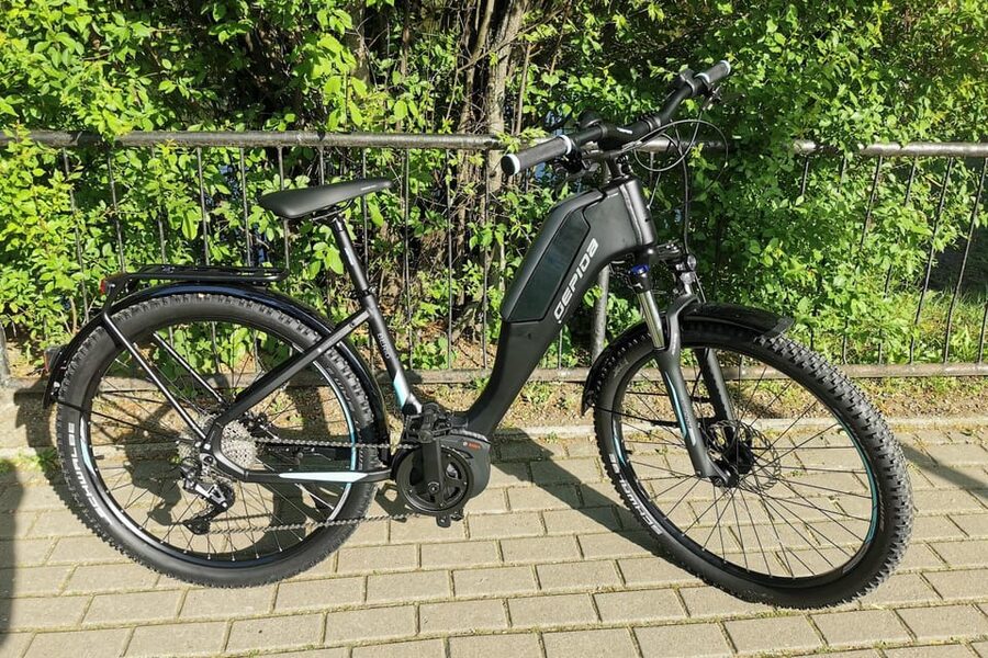 Budapest: Premium E-Bike Rental - Service quality, staff help, and one thing to watch