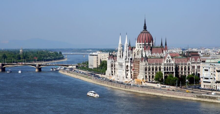Budapest: Private 3-hour Guided City Tour by Bus - Pest Side Stops by Bus: Parliament and St. Stephen’s Basilica from the Road